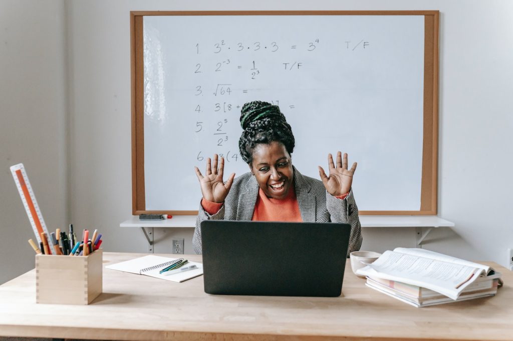 A Women teaching online