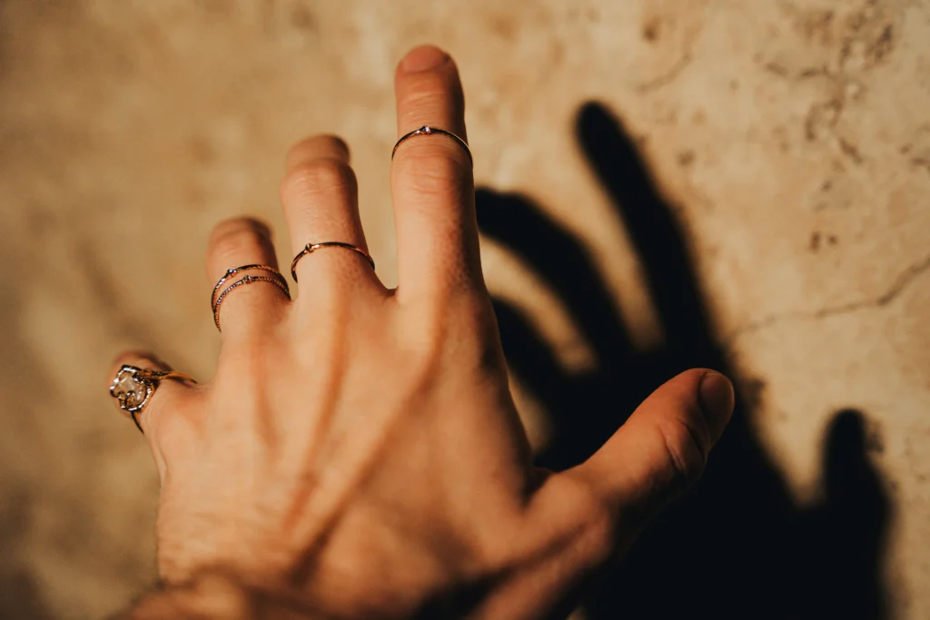 minimalist handmade jewelry niche