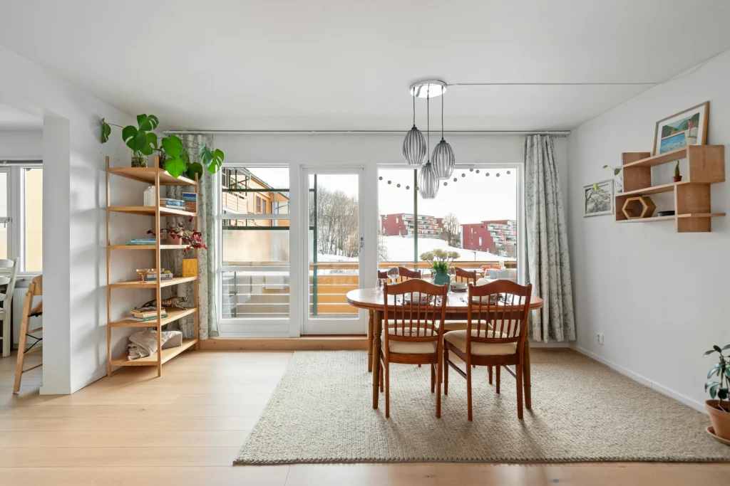 minimalist home decluttering service